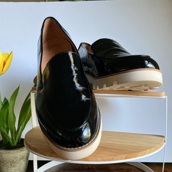 VIONIC Kensley Black Glossy Patent Leather Loafer Almond Toe Women’s Size 8.5 - Picture 10 of 15